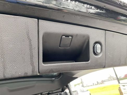 Used 2019 Cadillac Escalade Premium Luxury RWD image 14