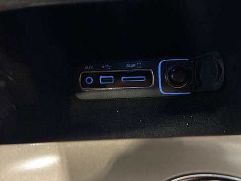 Used 2017 Jeep Grand Cherokee Limited image 31