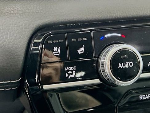 Used 2023 Honda Pilot Elite image 21