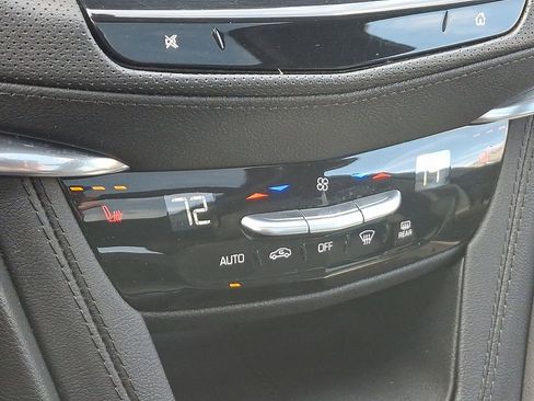 Certified 2023 Cadillac XT5 Premium Luxury image 17