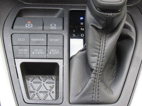 Certified 2024 Toyota RAV4 LE image 27