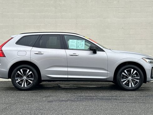 Used 2024 Volvo XC60 B5 Core image 3