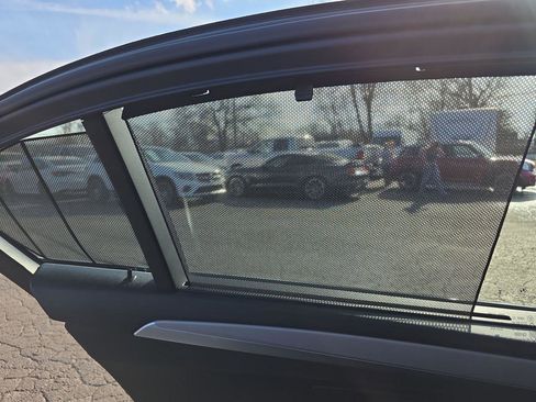 Used 2015 BMW 550i xDrive Sedan image 44