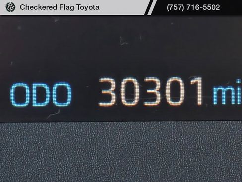 Used 2023 Toyota Corolla Cross LE image 13