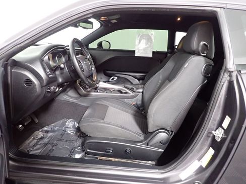 Used 2019 Dodge Challenger SXT RWD image 19