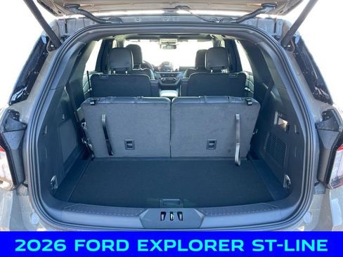 New 2026 Ford Explorer ST-Line w/ ST-Line Street Pack image 5