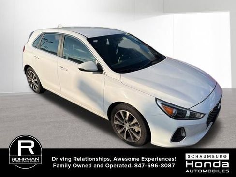 Used 2018 Hyundai Elantra GT image 2