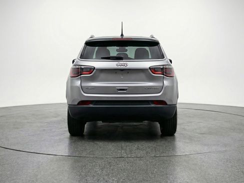 Used 2025 Jeep Compass Limited image 7