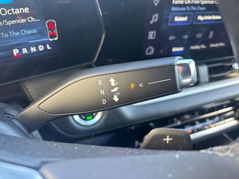 Used 2025 Chevrolet Equinox LT image 41