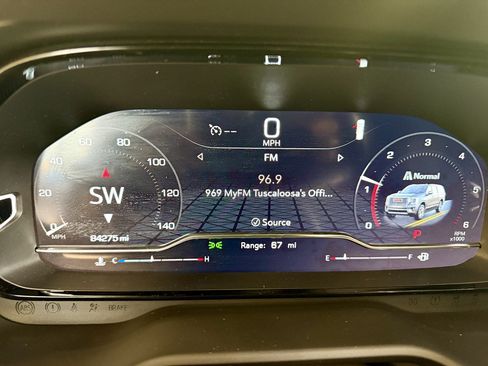 Used 2022 GMC Yukon Denali RWD image 21