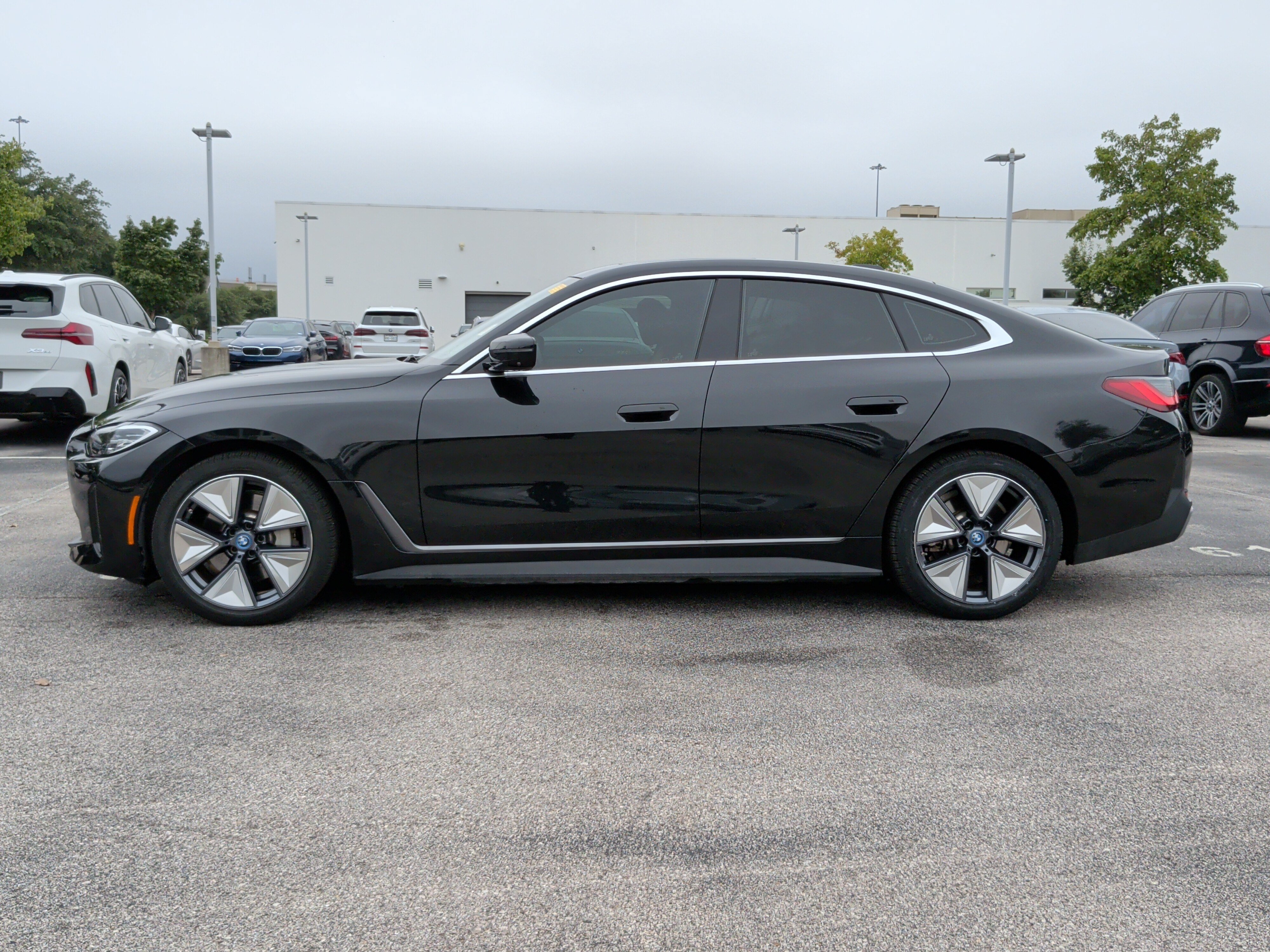 Used 2023 BMW i4 eDrive35 w/ Premium Package RWD image 10