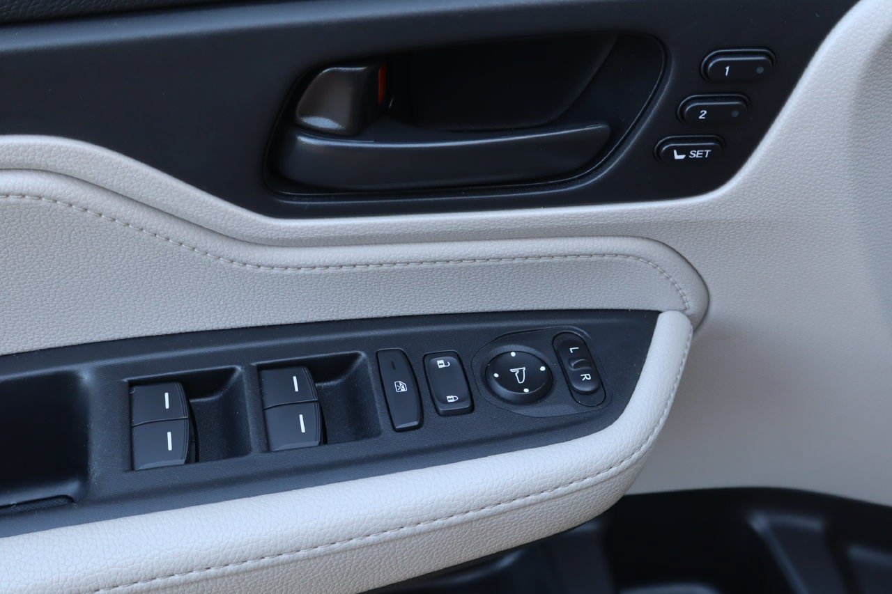 Used 2025 Honda Odyssey EX-L image 21