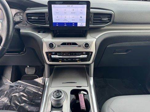 Certified 2021 Ford Explorer XLT w/ Equipment Group 202A image 16