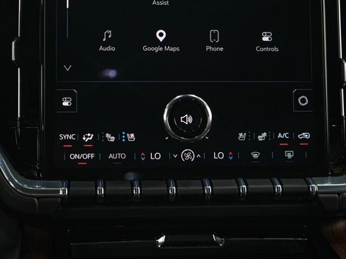 Used 2025 GMC Yukon Denali AWD/4WD image 22