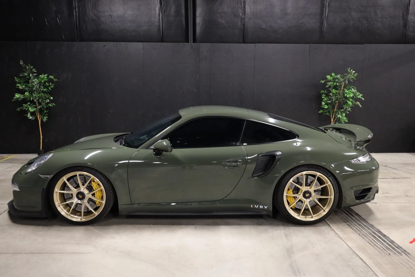 Used 2014 Porsche 911 Turbo S AWD/4WD image 16