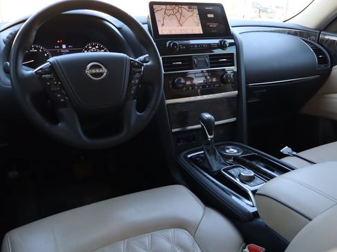 Used 2023 Nissan Armada Platinum w/ Captain's Chairs Package RWD image 5