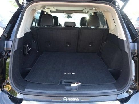 Certified 2025 Nissan Rogue SV w/ SV Premium Package FWD image 7