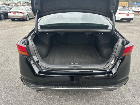 Used 2019 Nissan Altima 2.5 SR w/ SR Premium Package image 17