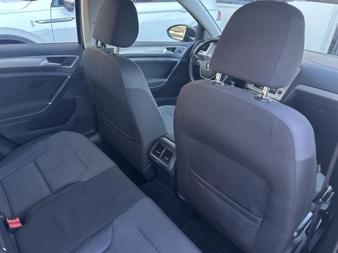 Used 2016 Volkswagen Golf S image 24
