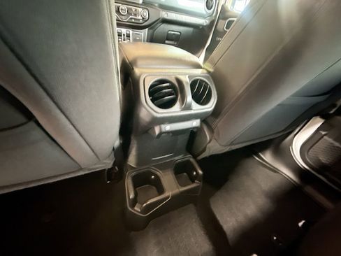 Used 2023 Jeep Wrangler Unlimited Sport AWD/4WD image 27