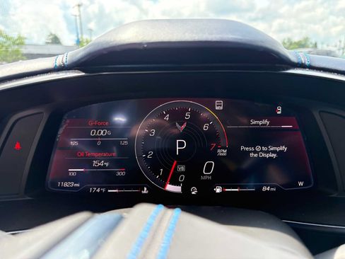Used 2021 Chevrolet Corvette Stingray Premium Cpe w/ Z51 Performance Package RWD image 16