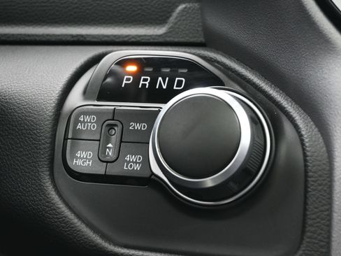 Used 2022 RAM 1500 Big Horn AWD/4WD image 37