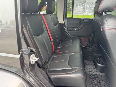 Used 2018 Jeep Wrangler Unlimited Rubicon AWD/4WD image 16