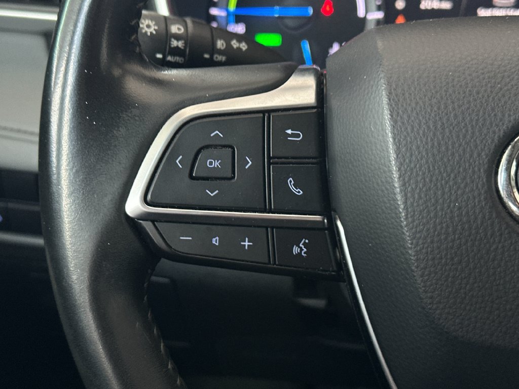 Used 2021 Toyota Highlander XLE FWD image 24