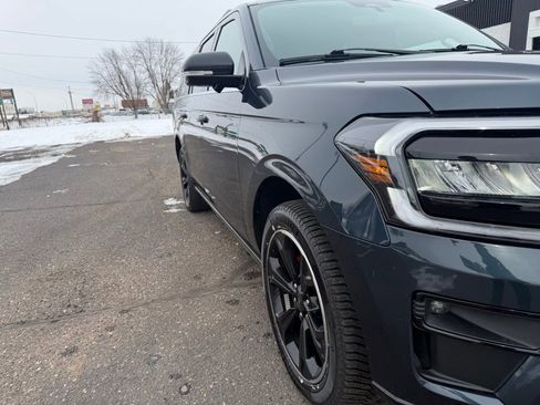 Used 2022 Ford Expedition Max Limited image 14