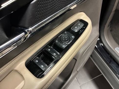 Used 2023 Lincoln Corsair FWD image 11