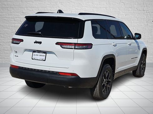 New 2025 Jeep Grand Cherokee L Laredo image 4