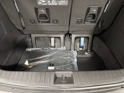 New 2026 Kia Carnival EX FWD image 24
