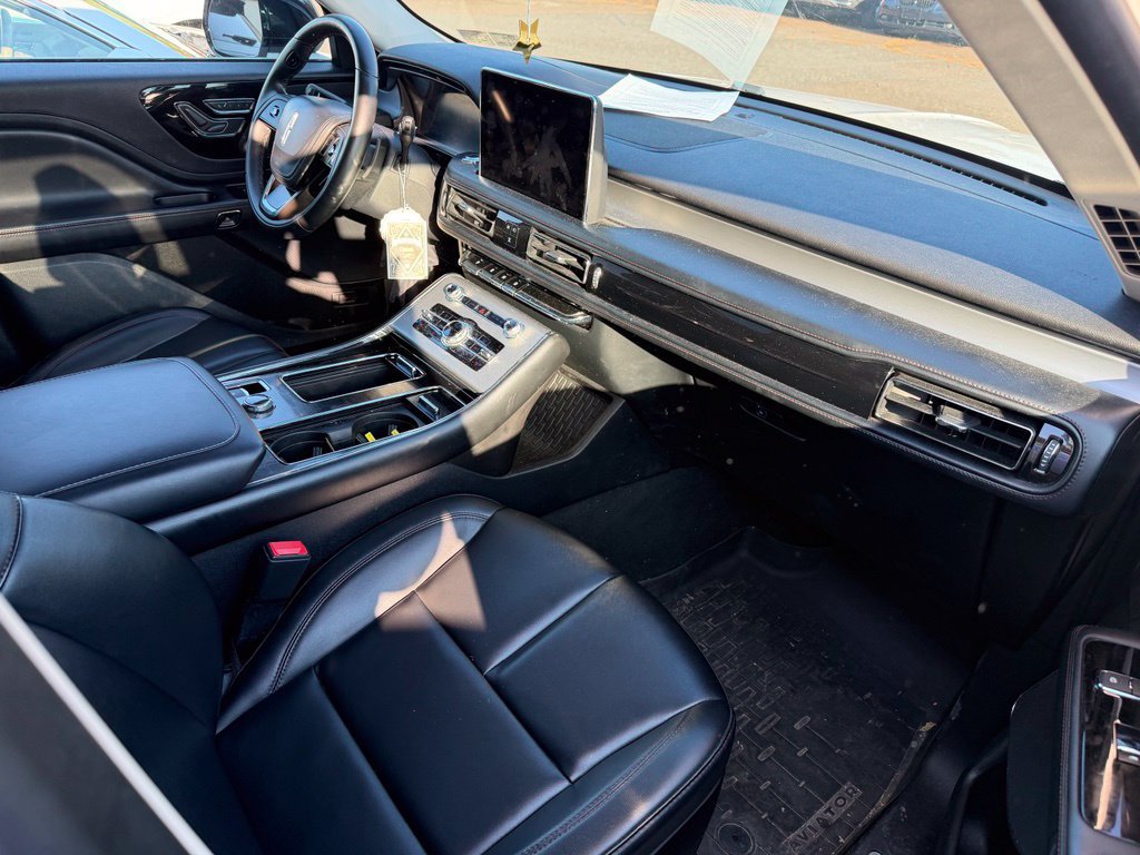 Used 2023 Lincoln Aviator AWD w/ Premium Package image 10