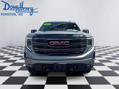 Used 2025 GMC Sierra 1500 AT4 w/ AT4 Premium Package AWD/4WD image 8