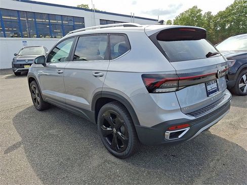 New 2025 Volkswagen Taos SEL image 3