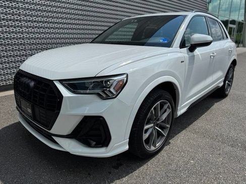 Certified 2025 Audi Q3 2.0T Premium w/ Convenience Package AWD/4WD image 1