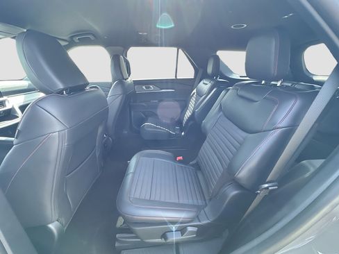 New 2026 Ford Explorer ST-Line w/ ST-Line Street Pack RWD image 17