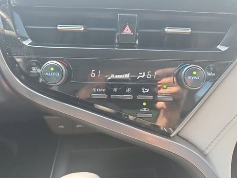 Used 2024 Toyota Camry SE image 29