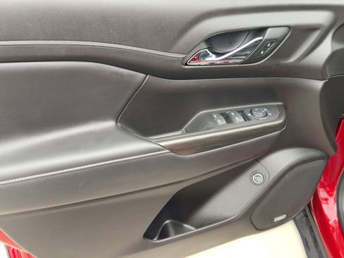 Certified 2023 GMC Acadia SLT image 12