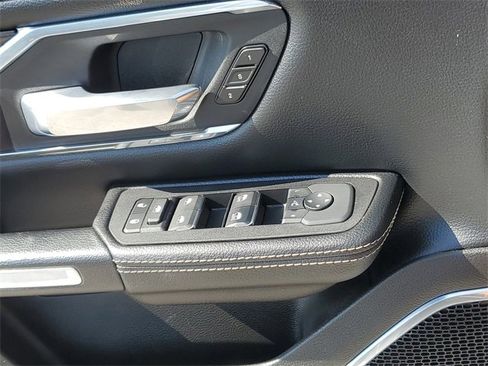 Used 2025 RAM 1500 Laramie image 22
