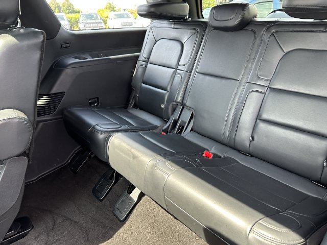 Used 2022 Lincoln Navigator Reserve AWD/4WD image 18