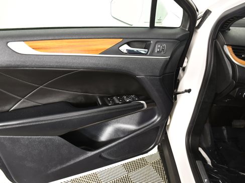 Used 2019 Lincoln MKC Select w/ Select Plus Package image 36