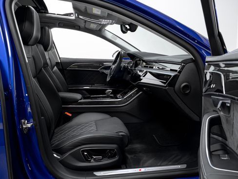 Used 2023 Audi S8 image 22