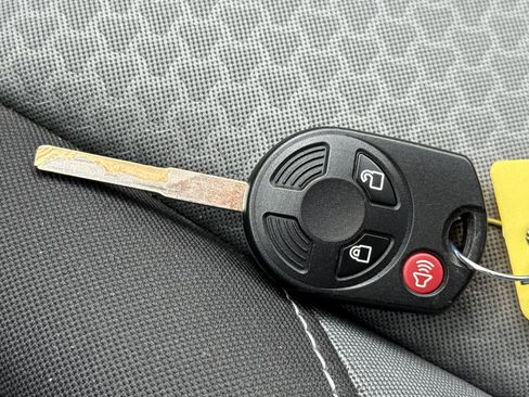 Used 2018 Ford Escape SE image 28