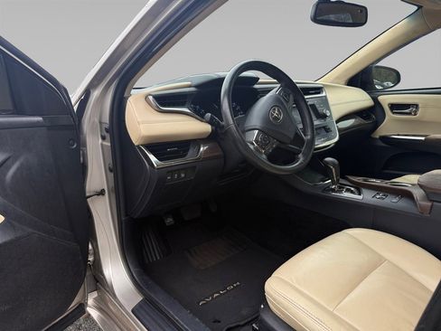 Used 2014 Toyota Avalon XLE Touring image 10