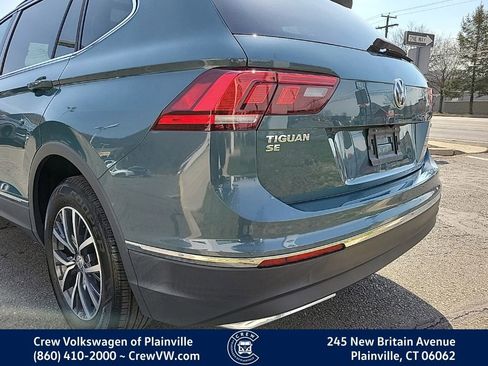 Used 2020 Volkswagen Tiguan SE w/ Panoramic Sunroof Package image 28