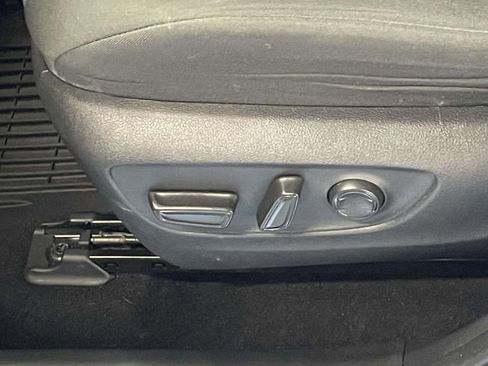 Used 2019 Toyota RAV4 XLE w/ Convenience Package image 17