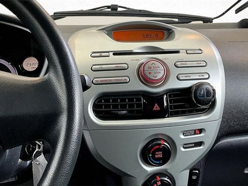 Used 2012 Mitsubishi i ES image 7