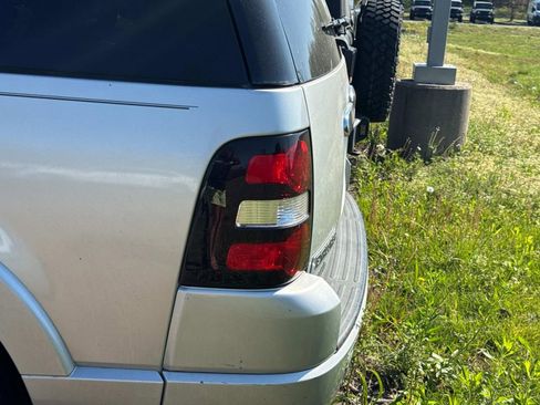 Used 2010 Ford Explorer XLT image 8