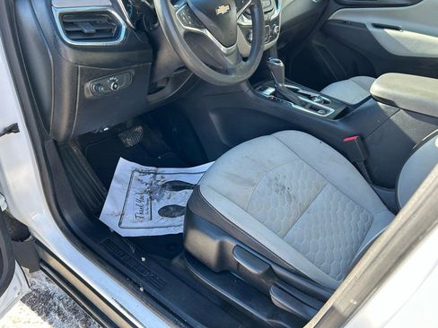 Used 2019 Chevrolet Equinox LS image 10